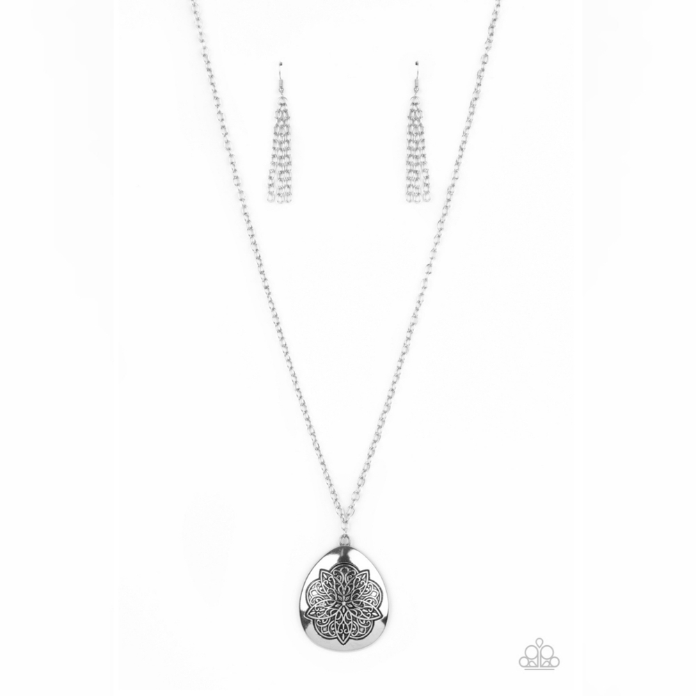 Rustic Renaissance Necklace - Picture 2 of 3